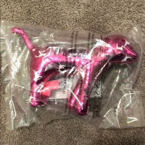 New vs pink dog